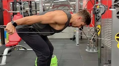 How to Do a Cable Triceps Kickback: Tips, Benefits, Mistakes